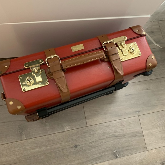 🆕 Globe-Trotter Carry-On - Picture 3 of 8